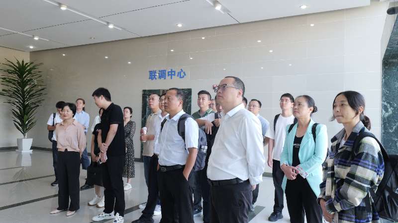 攜手同行，協(xié)同共贏(yíng)